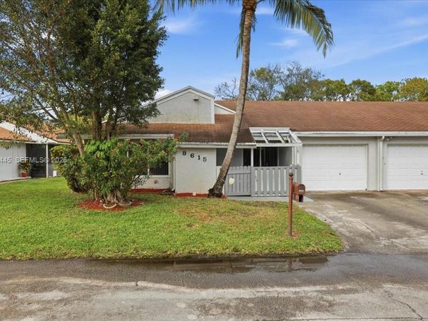 8615 Bridle Path Ct, Davie, FL 33328