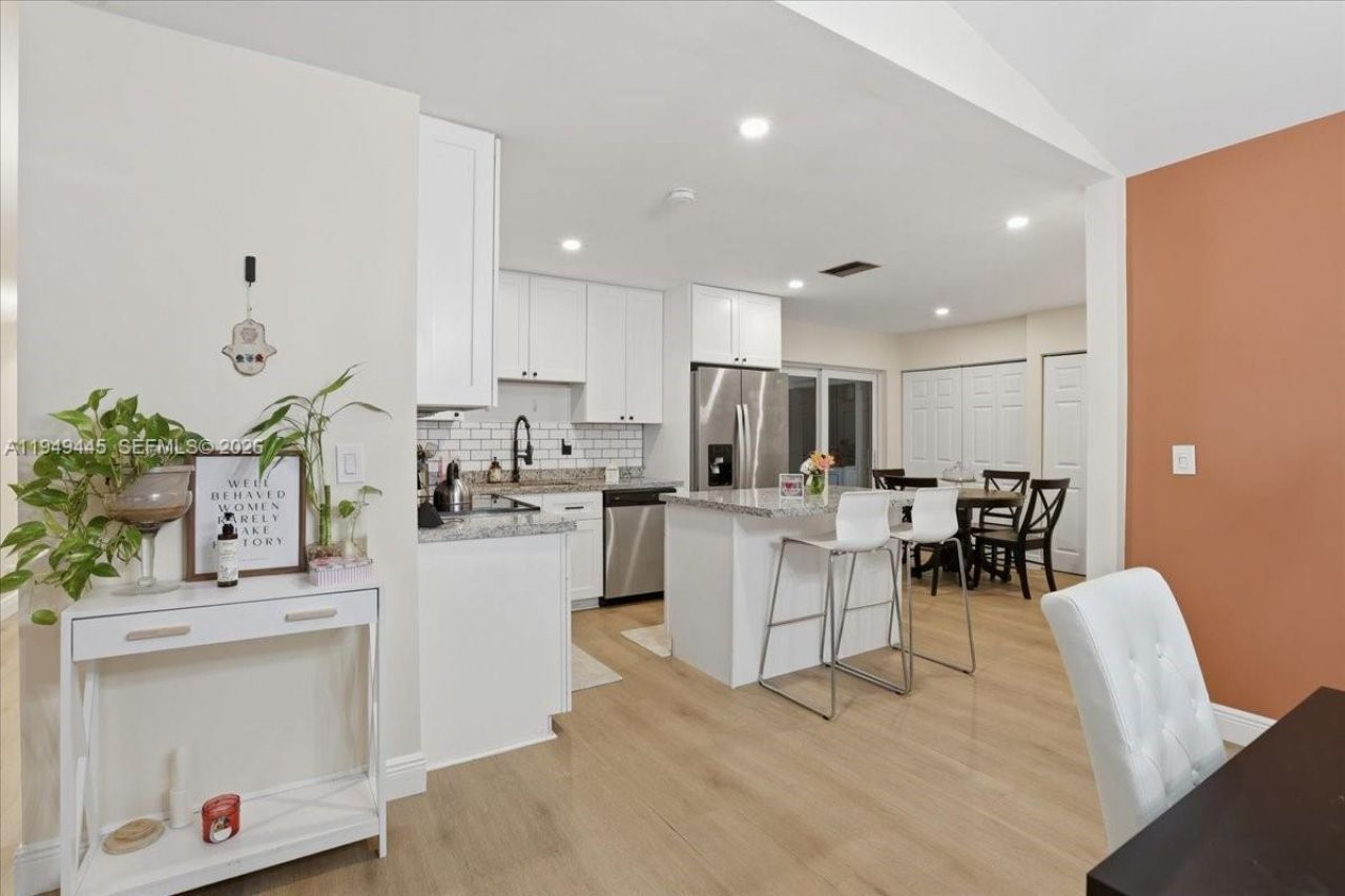 8615 Bridle Path Ct, Davie, FL 33328 Photo