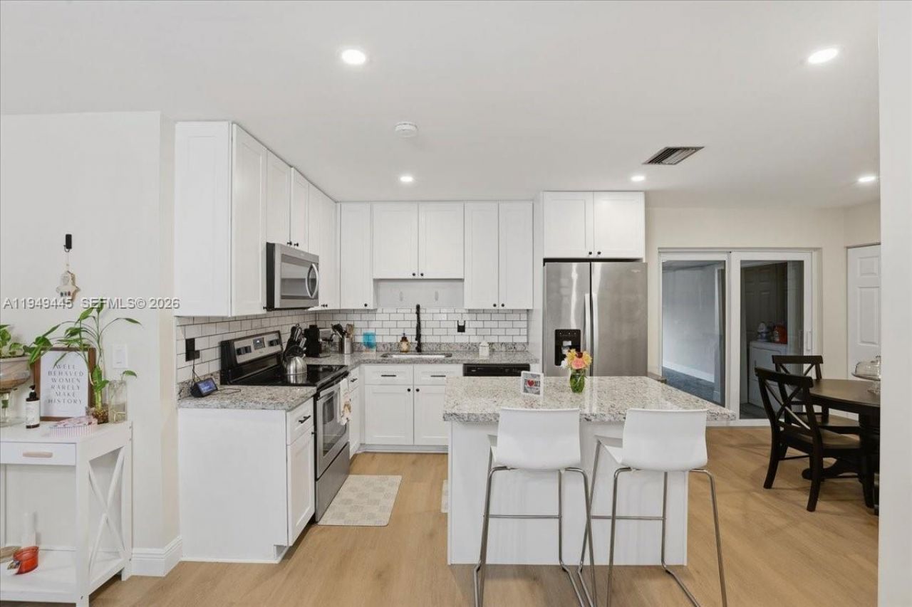 8615 Bridle Path Ct, Davie, FL 33328 Photo