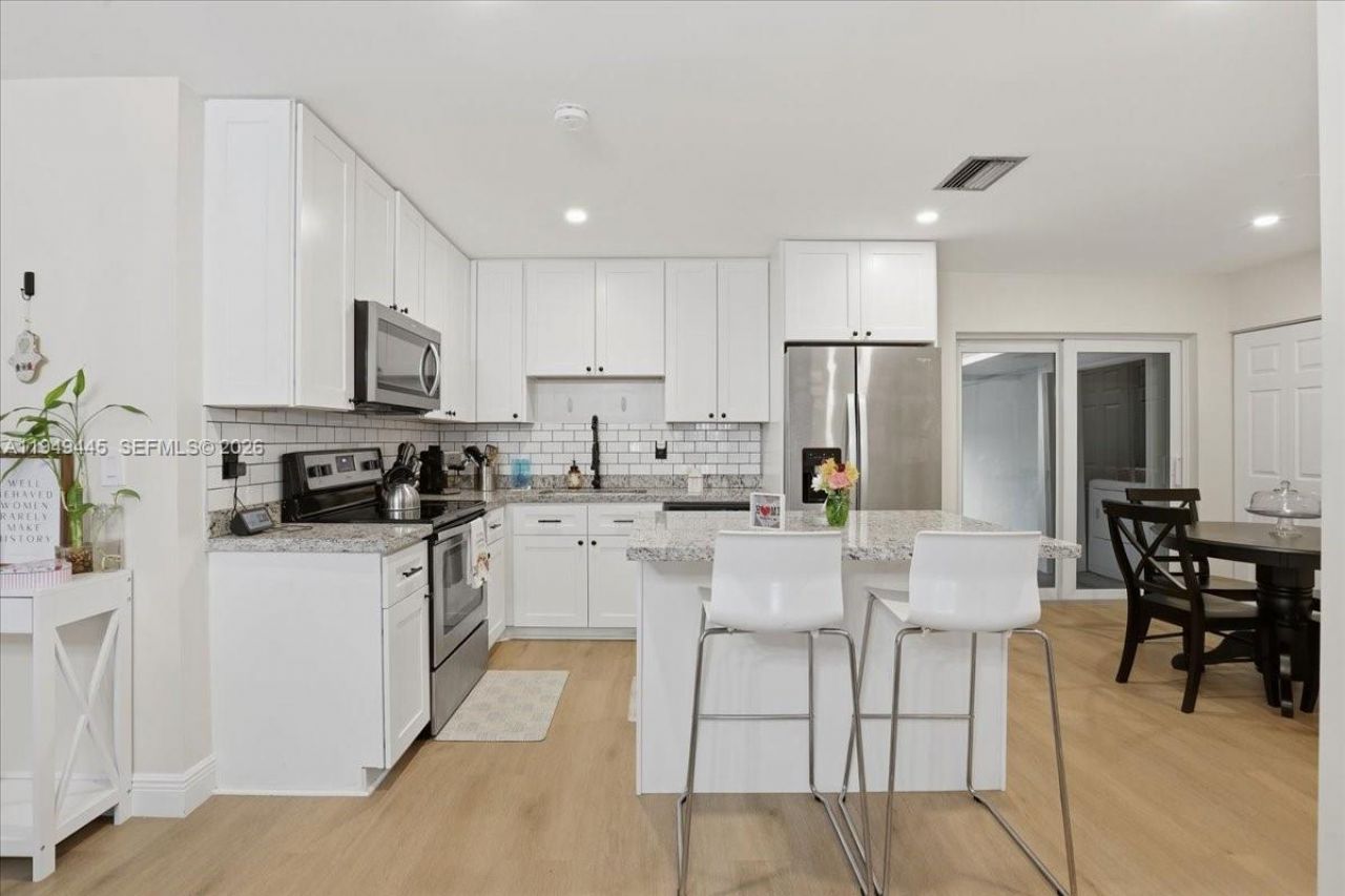 8615 Bridle Path Ct, Davie, FL 33328 Photo