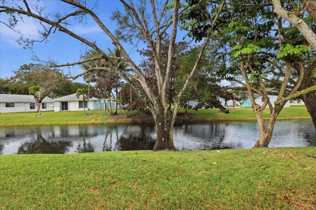 8615 Bridle Path Ct, Davie, FL 33328 Photo