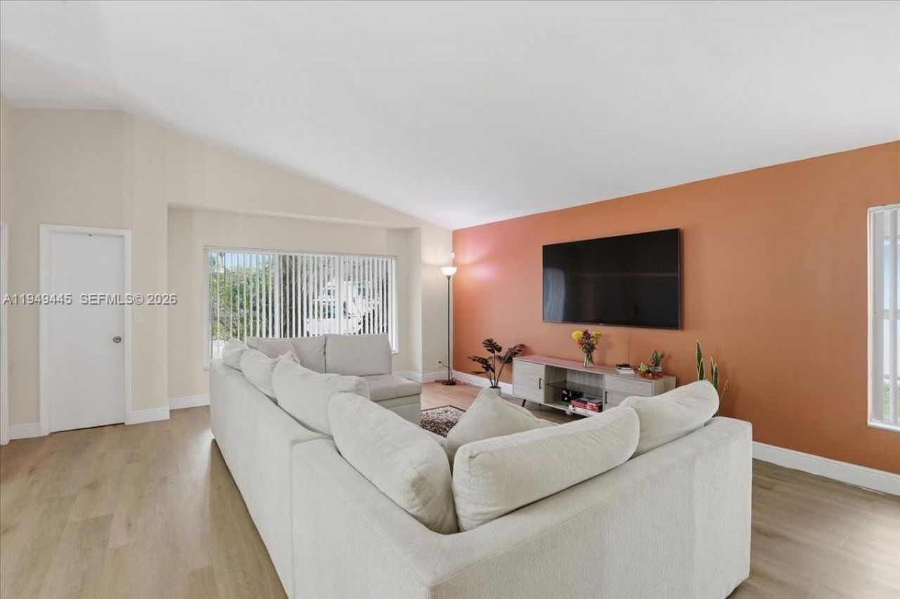 8615 Bridle Path Ct, Davie, FL 33328 Photo