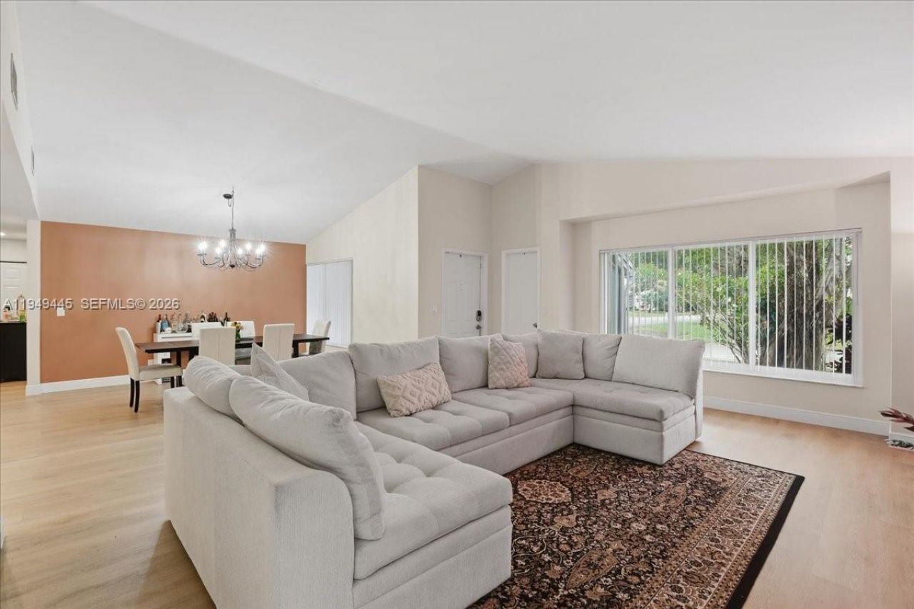 8615 Bridle Path Ct, Davie, FL 33328 Photo