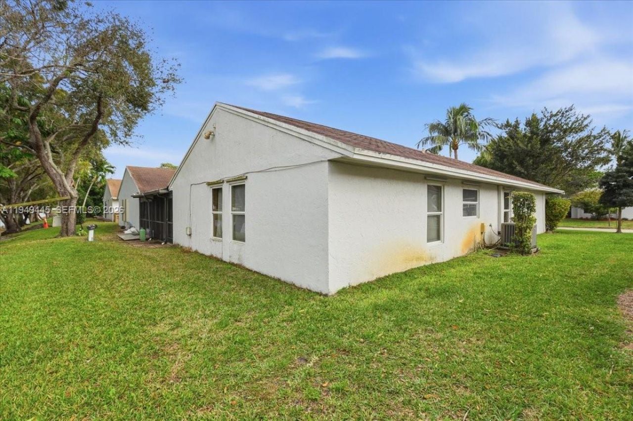 8615 Bridle Path Ct, Davie, FL 33328 Photo