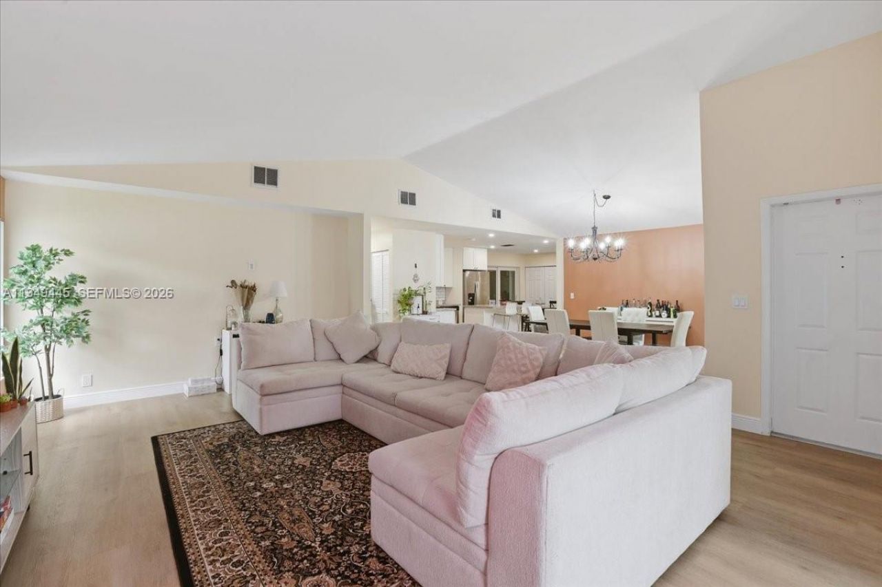 8615 Bridle Path Ct, Davie, FL 33328 Photo