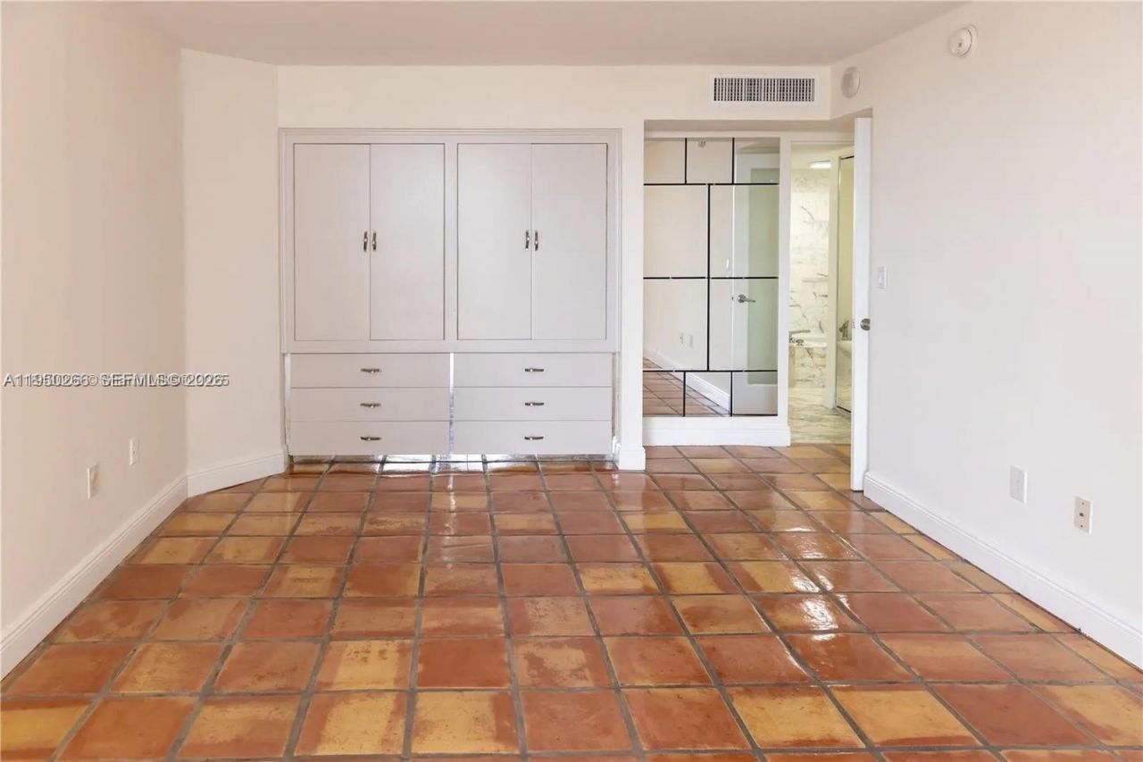 6423 Collins Ave, Unit 1101, Miami Beach, FL 33141 Photo