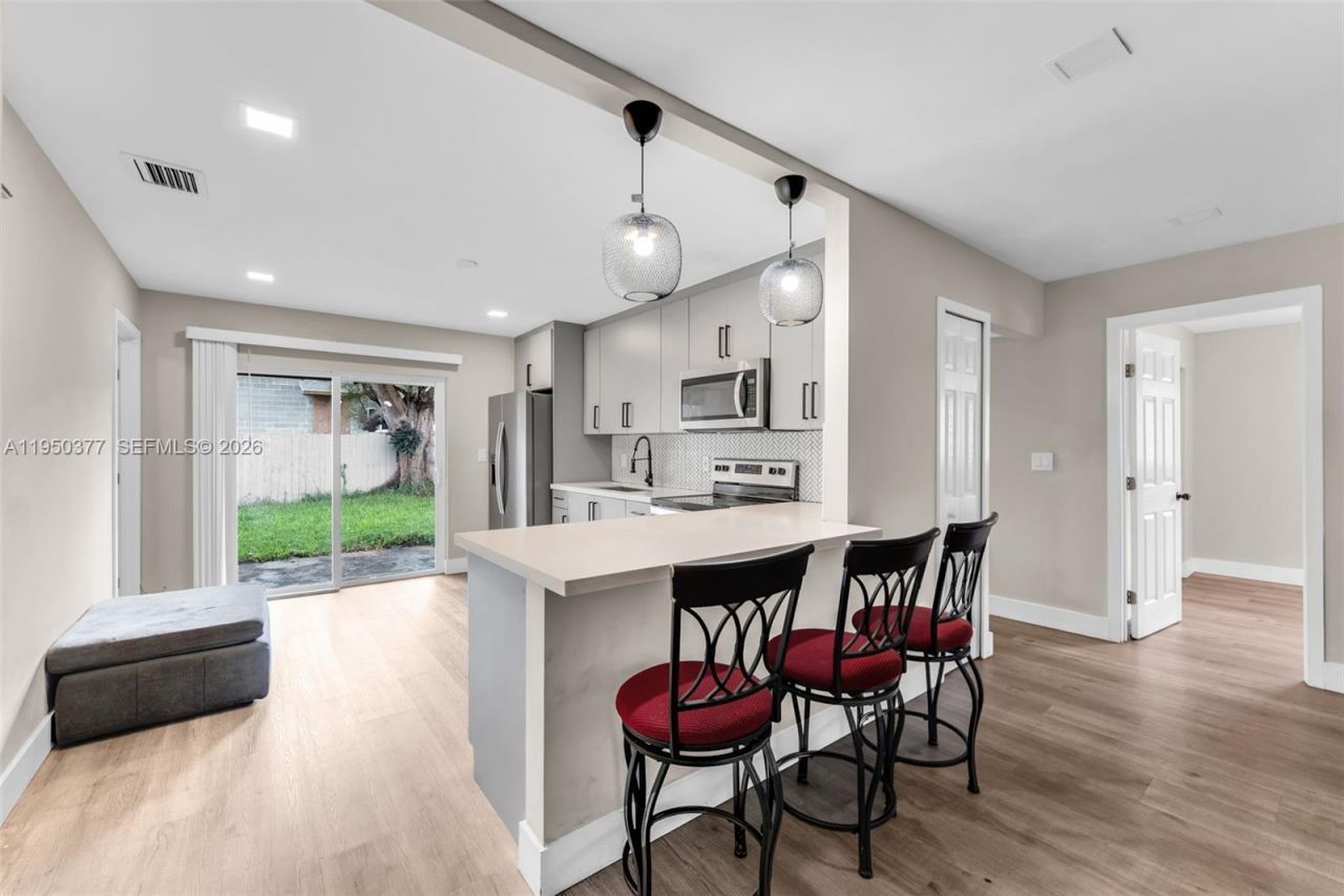 1334 NW 83rd St, Miami, FL 33147 Photo