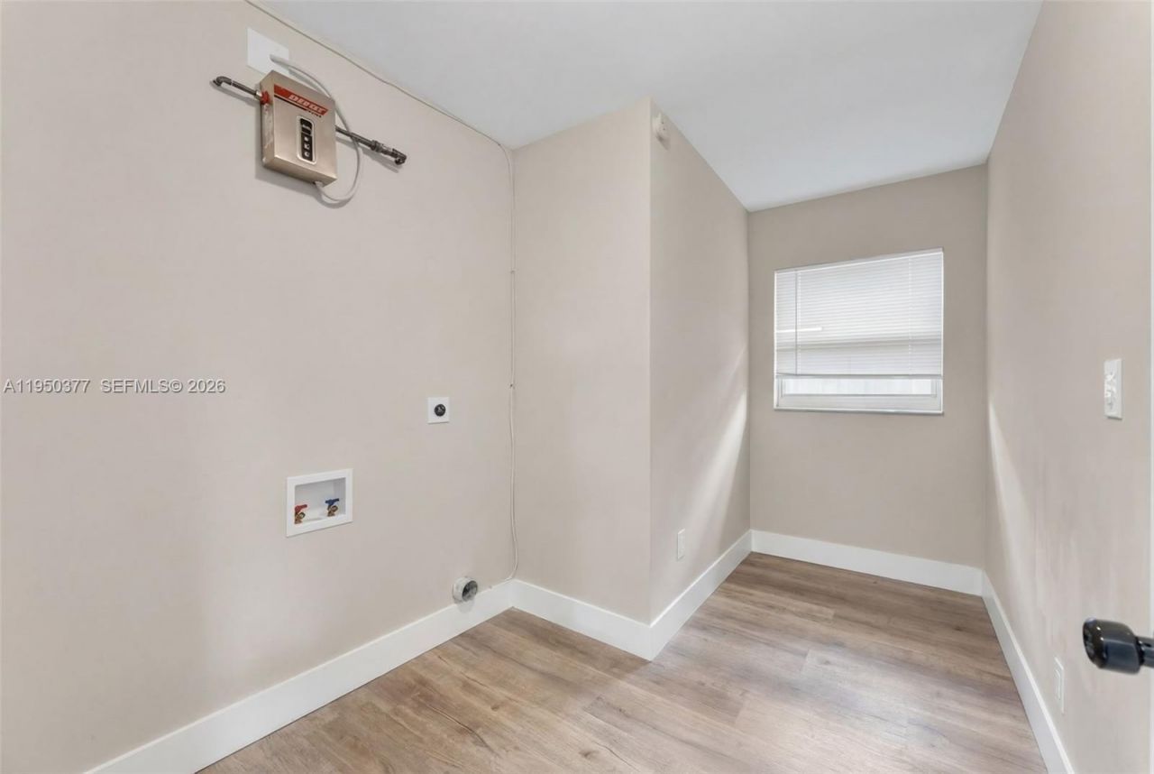 1334 NW 83rd St, Miami, FL 33147 Photo