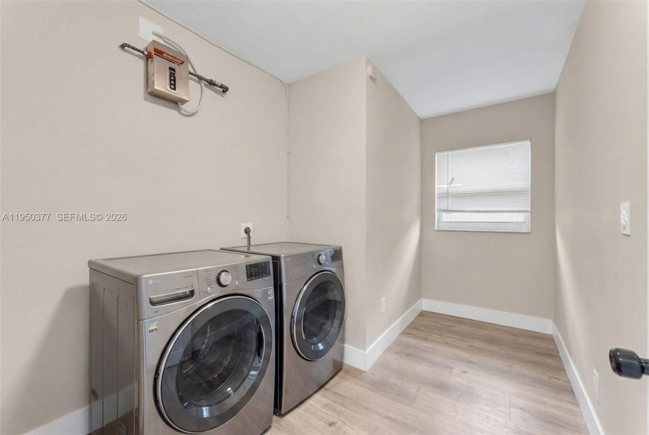 1334 NW 83rd St, Miami, FL 33147 Photo