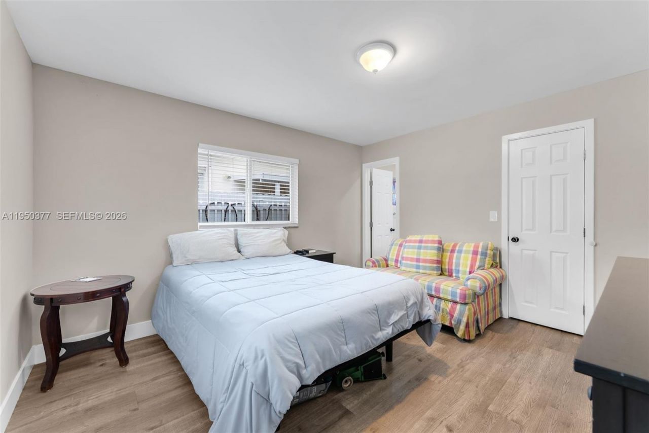 1334 NW 83rd St, Miami, FL 33147 Photo