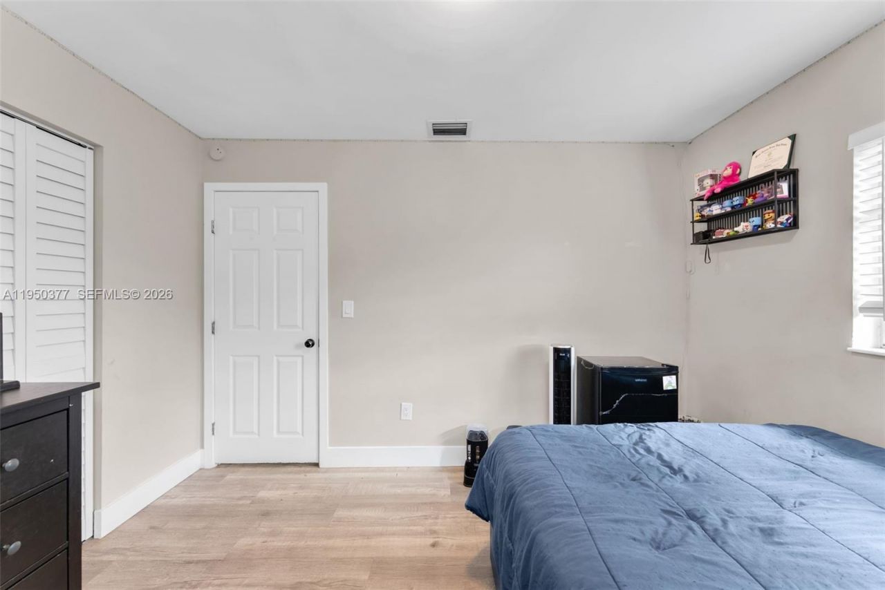 1334 NW 83rd St, Miami, FL 33147 Photo