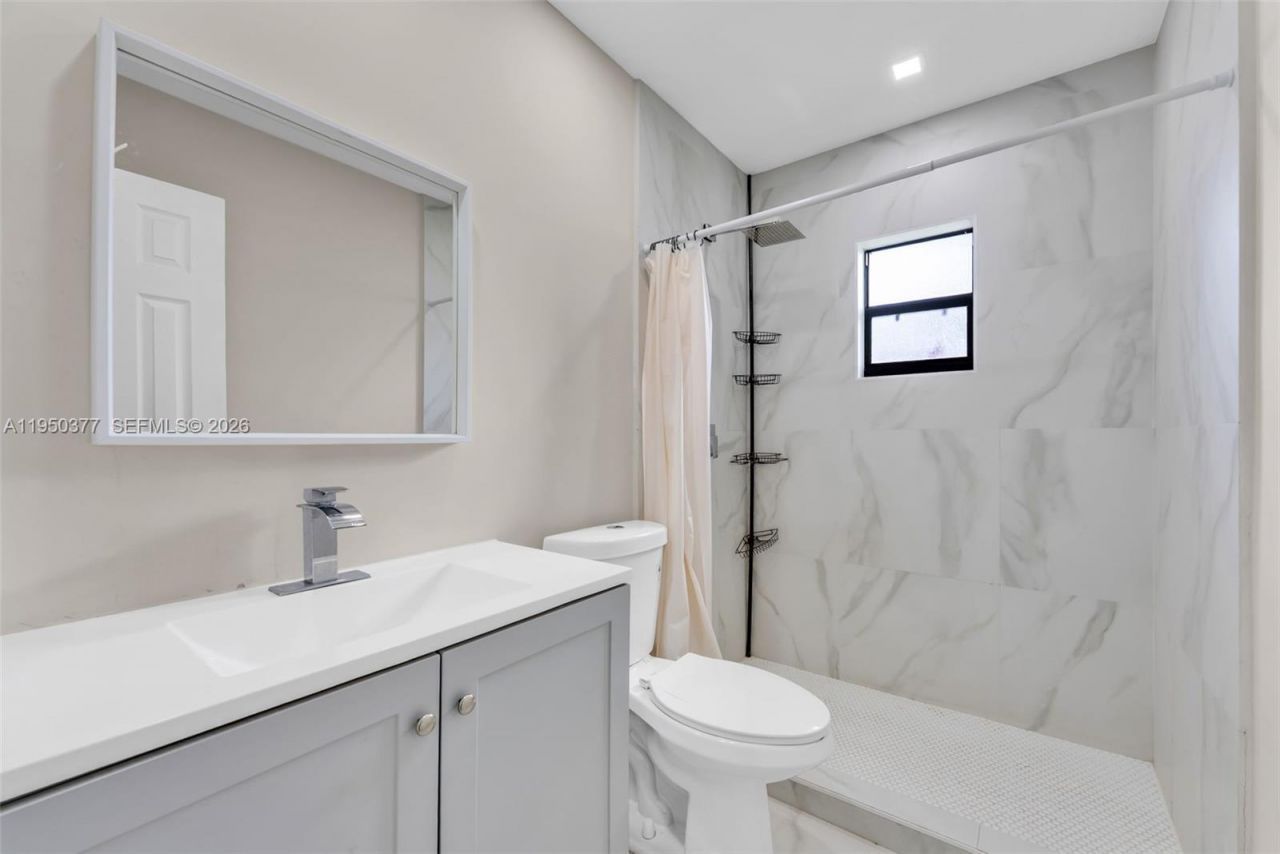 1334 NW 83rd St, Miami, FL 33147 Photo