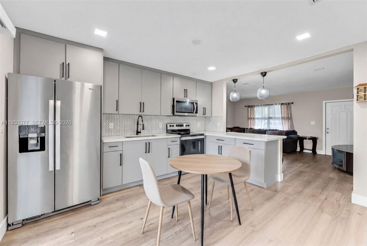 1334 NW 83rd St, Miami, FL 33147 Photo