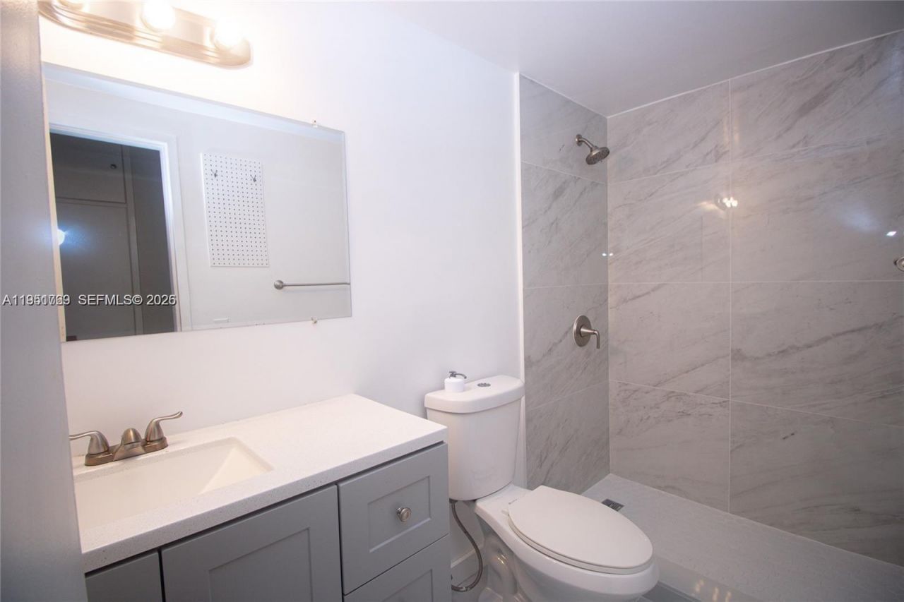 600 Layne Blvd, Unit 130, Hallandale Beach, FL 33009 Photo