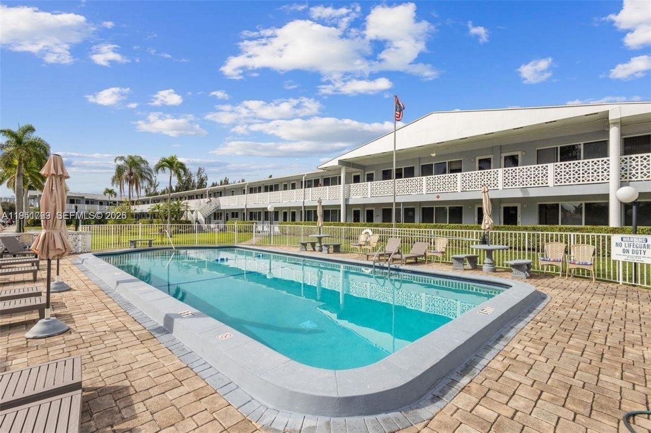 600 Layne Blvd, Unit 130, Hallandale Beach, FL 33009 Photo