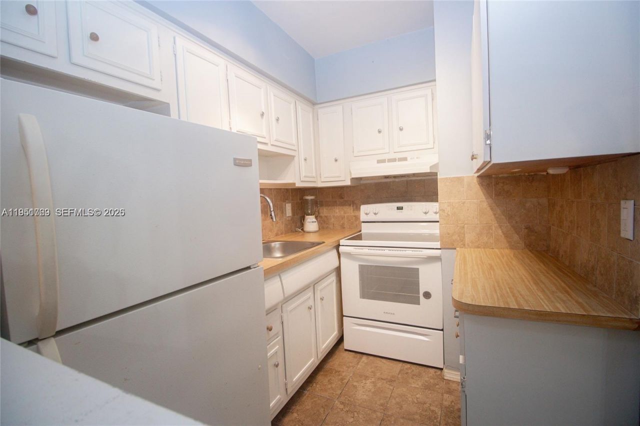 600 Layne Blvd, Unit 130, Hallandale Beach, FL 33009 Photo