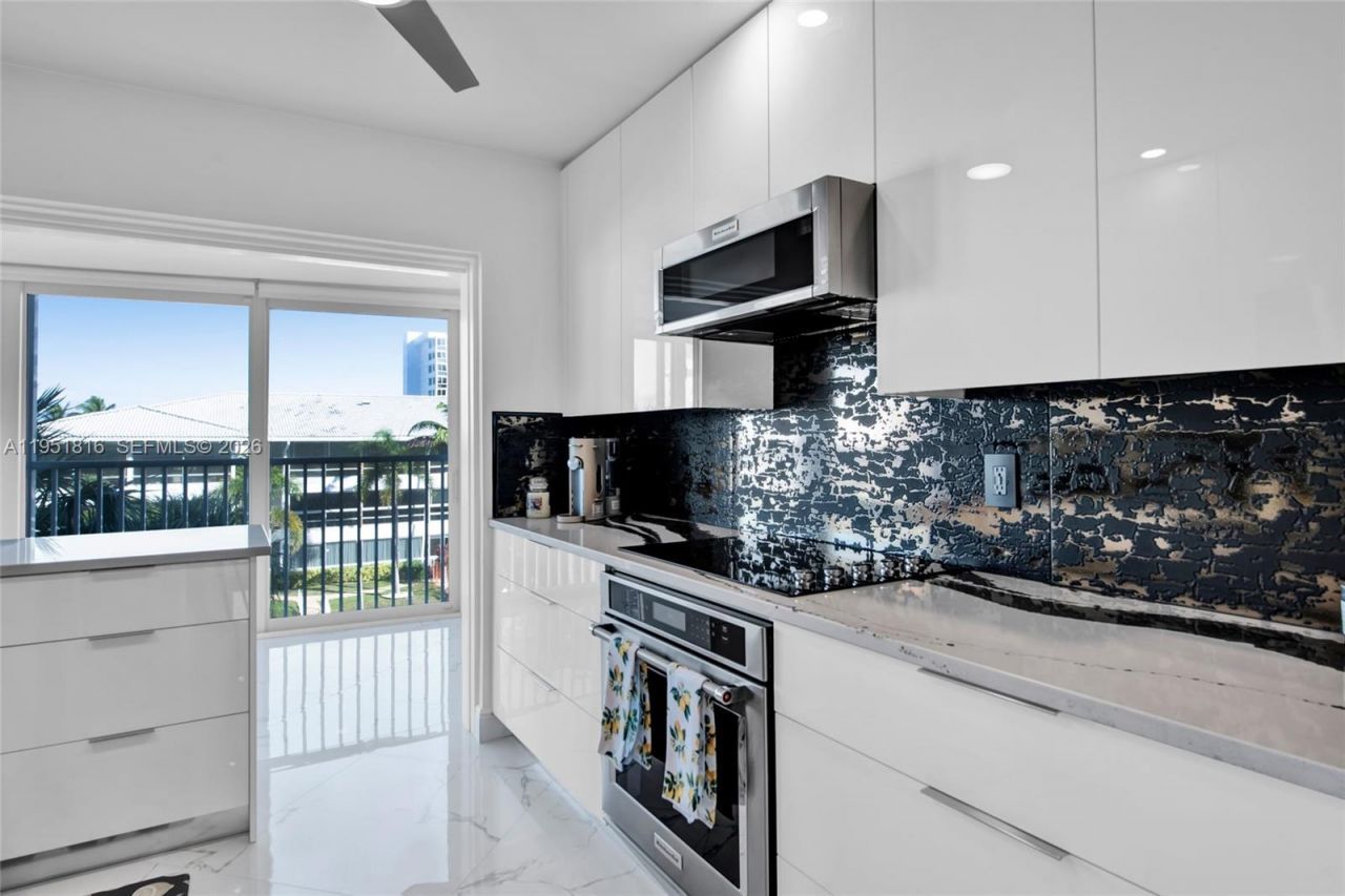 3101 NE 47th Ct, Unit 303, Fort Lauderdale, FL 33308 Photo