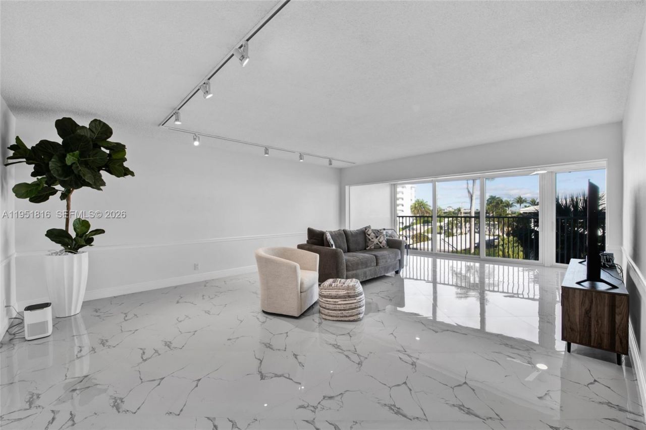 3101 NE 47th Ct, Unit 303, Fort Lauderdale, FL 33308 Photo