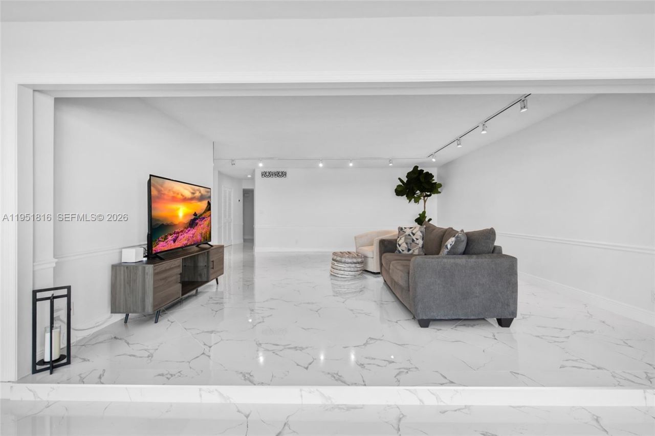 3101 NE 47th Ct, Unit 303, Fort Lauderdale, FL 33308 Photo