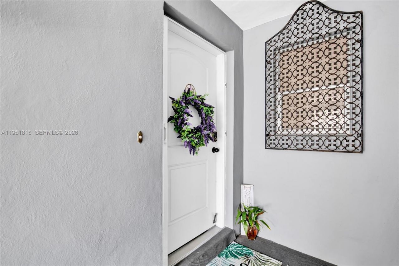 3101 NE 47th Ct, Unit 303, Fort Lauderdale, FL 33308 Photo