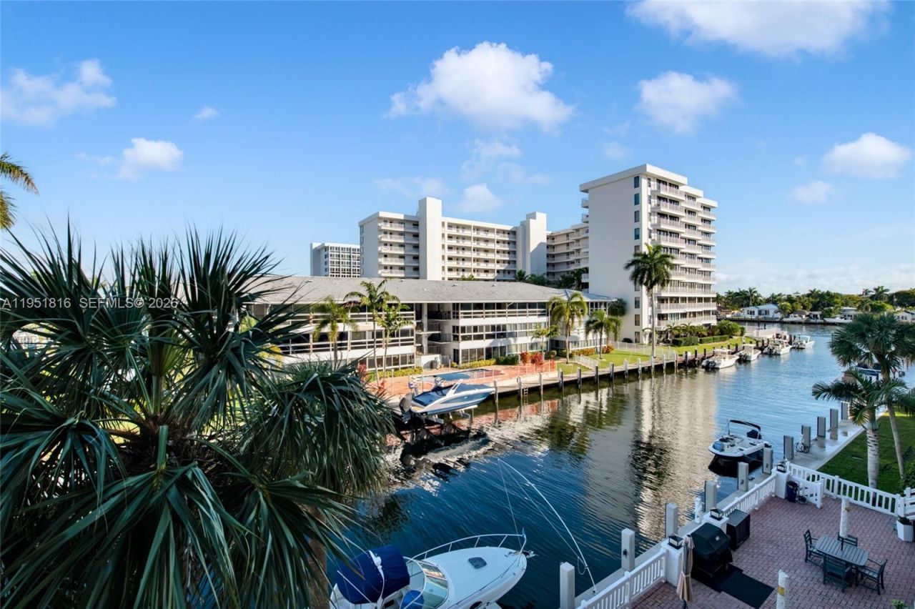 3101 NE 47th Ct, Unit 303, Fort Lauderdale, FL 33308 Photo