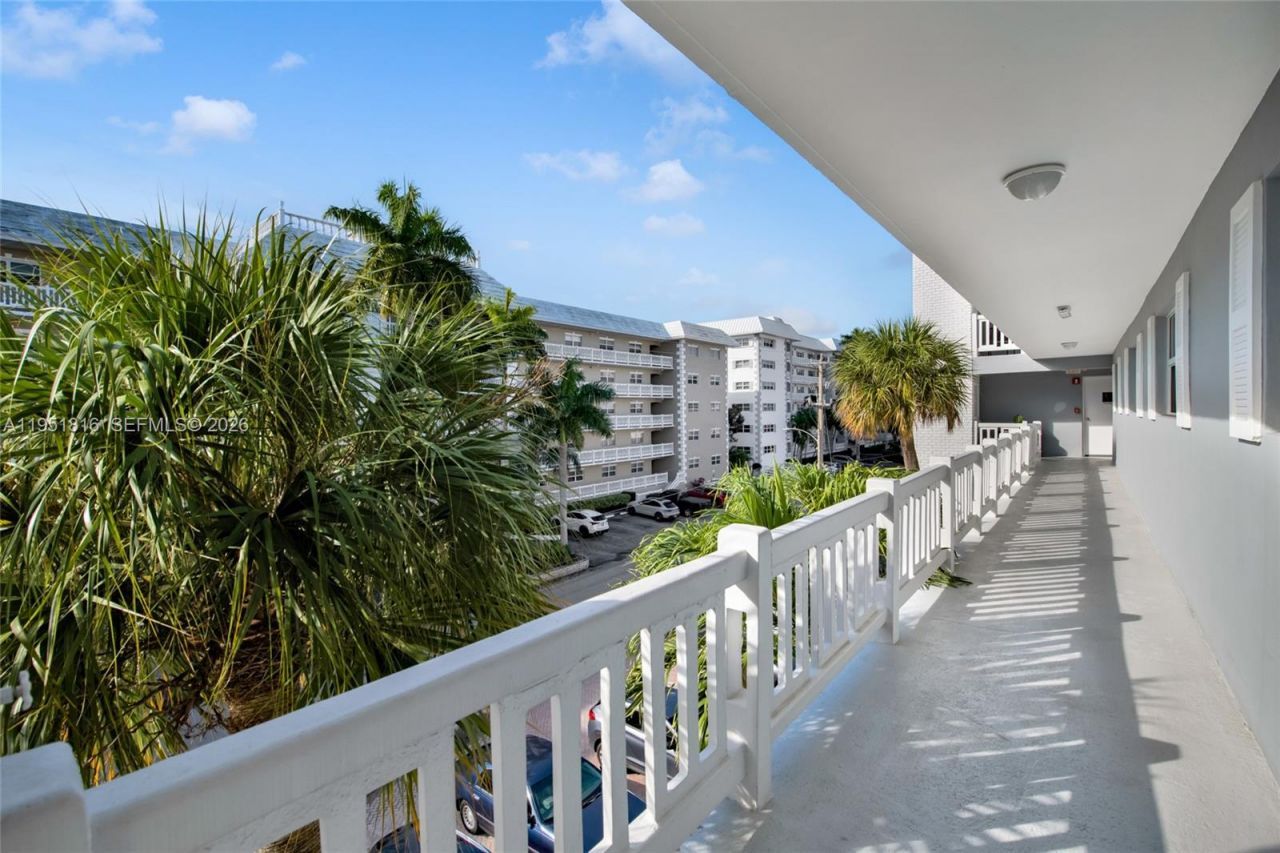 3101 NE 47th Ct, Unit 303, Fort Lauderdale, FL 33308 Photo