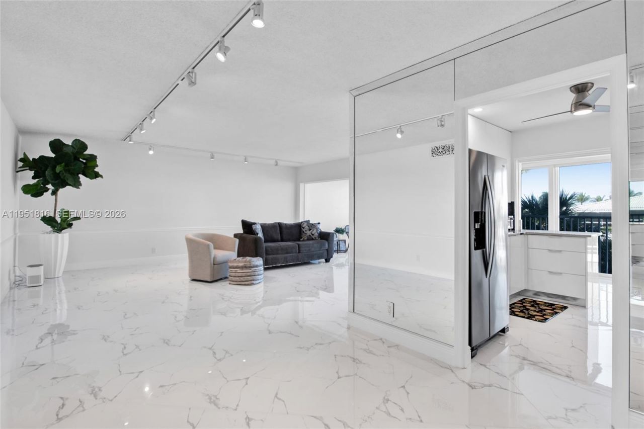 3101 NE 47th Ct, Unit 303, Fort Lauderdale, FL 33308 Photo