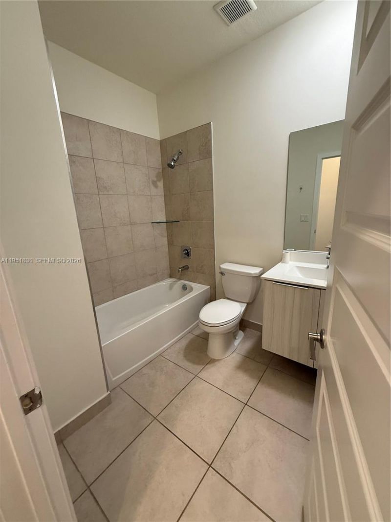 9113 NW 159th St, Unit 9113, Miami Lakes, FL 33018 Photo