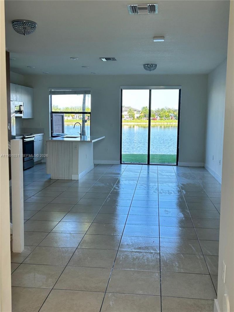 9113 NW 159th St, Unit 9113, Miami Lakes, FL 33018 Photo