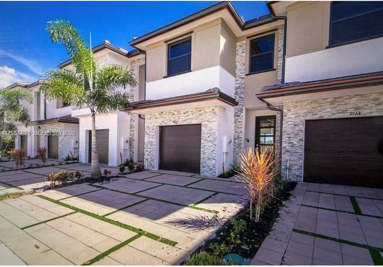 9113 NW 159th St, Unit 9113, Miami Lakes, FL 33018 Photo