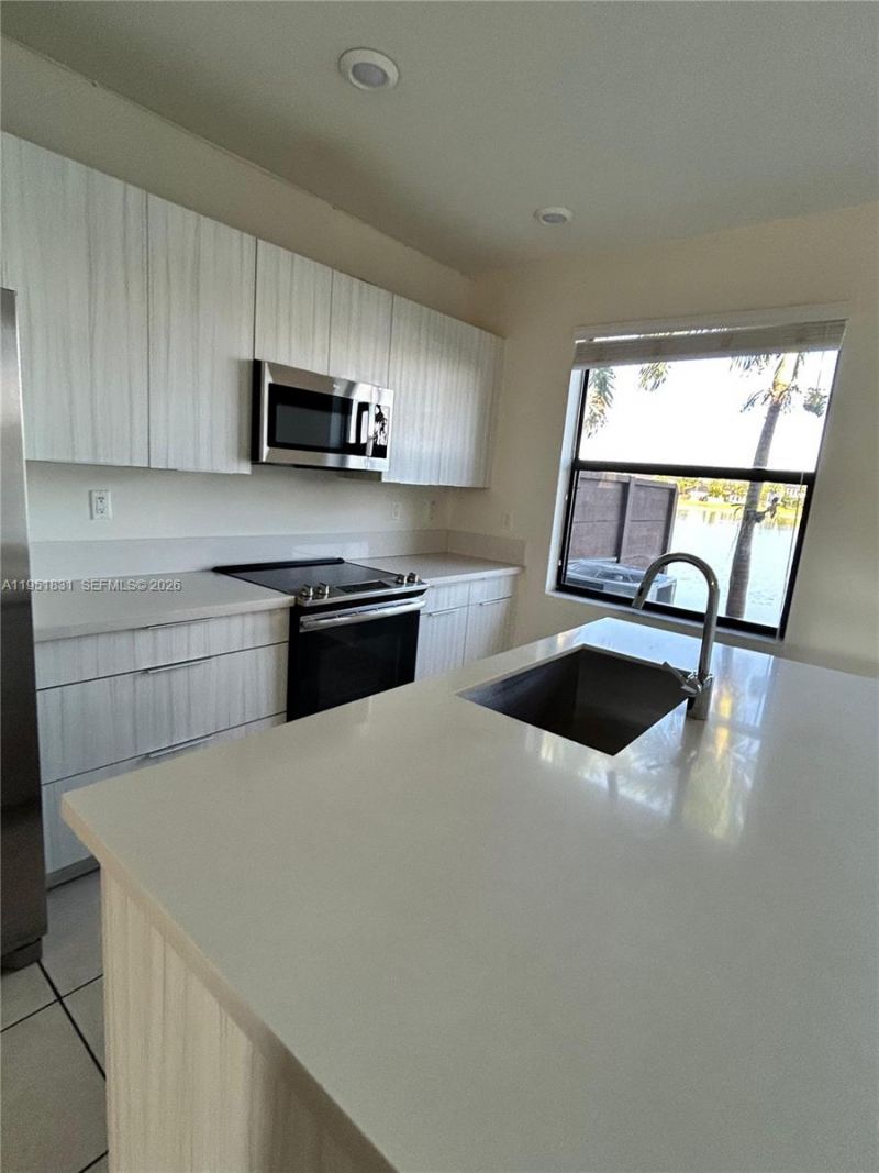 9113 NW 159th St, Unit 9113, Miami Lakes, FL 33018 Photo