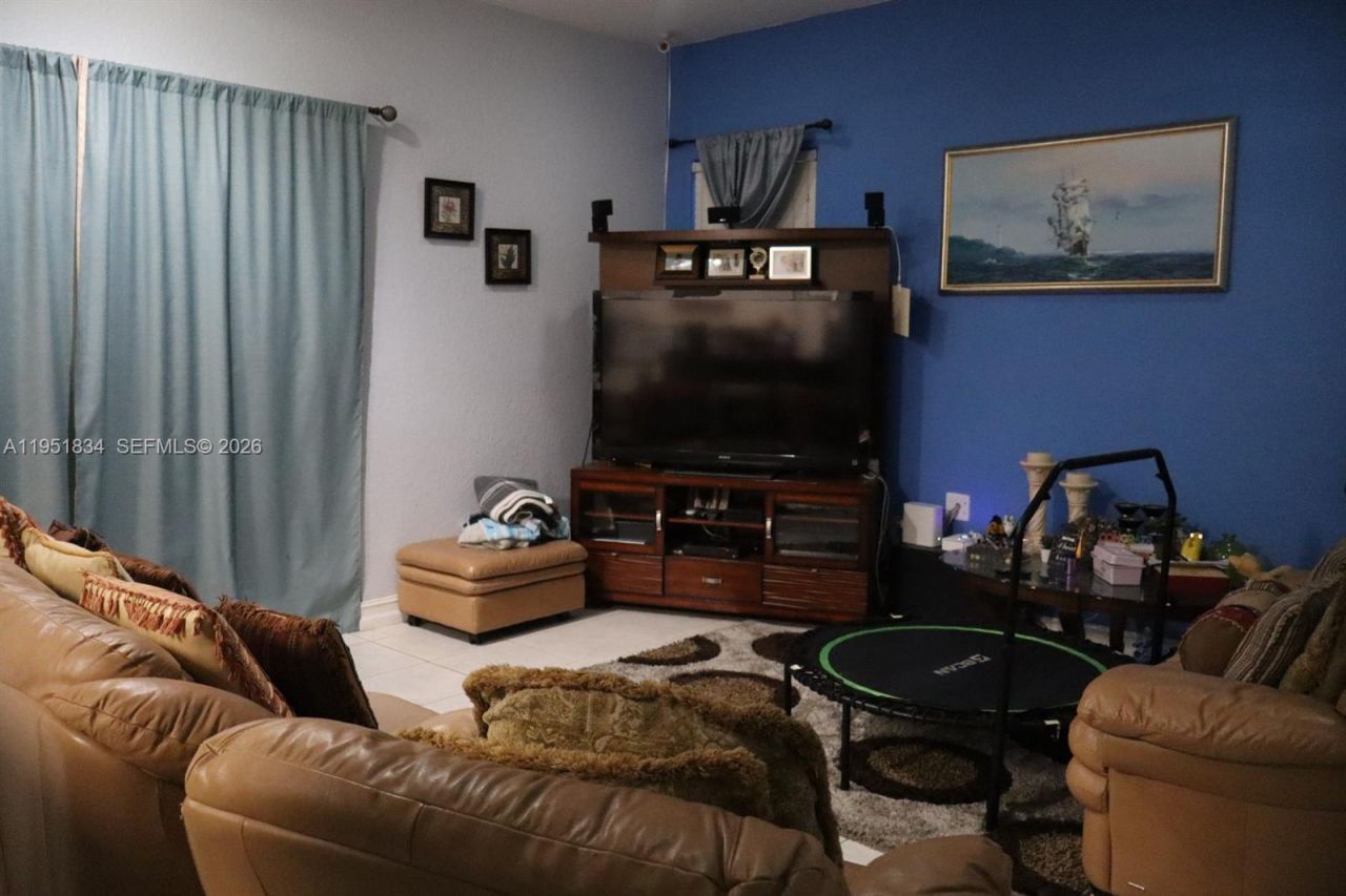 16750 NW 78th Ave, Miami Lakes, FL 33016 Photo