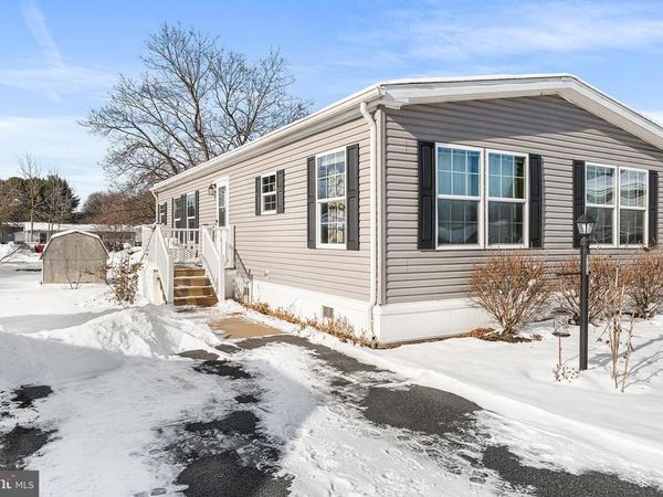 8754 BREINIG RUN CIRCLE, BREINIGSVILLE, PA 18031