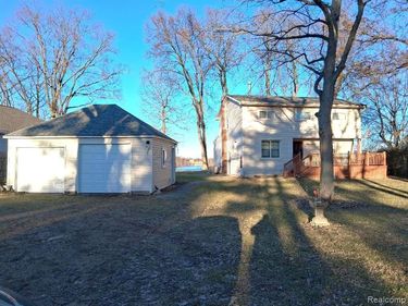 12915 Lake Point Pass, Van Buren Twp, MI 48111