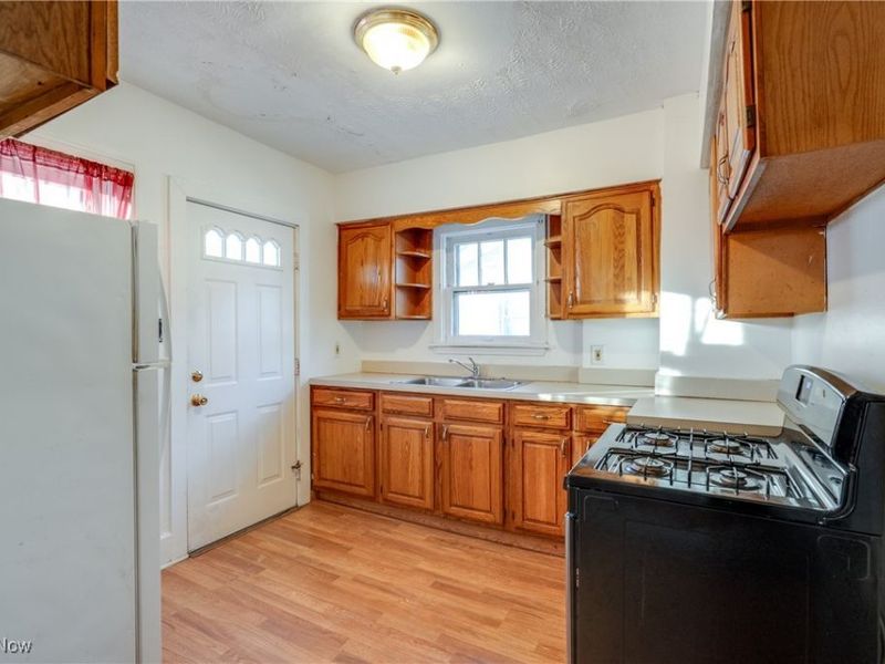 1228 Murray Avenue, Akron, OH 44310 Photo 11