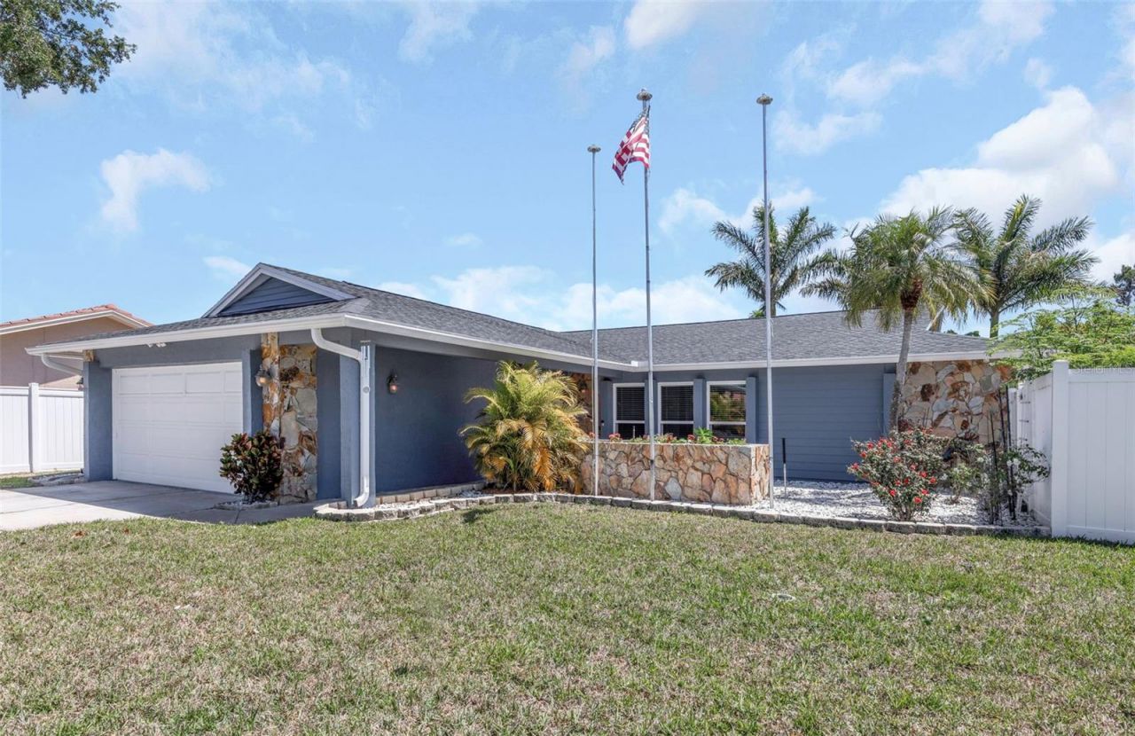 9407 Laura Anne Drive, Seminole, FL 33776 Main Photo
