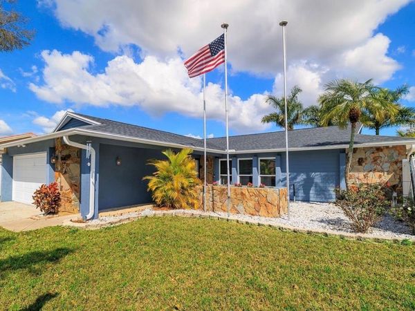 9407 LAURA ANNE DRIVE, SEMINOLE, FL 33776