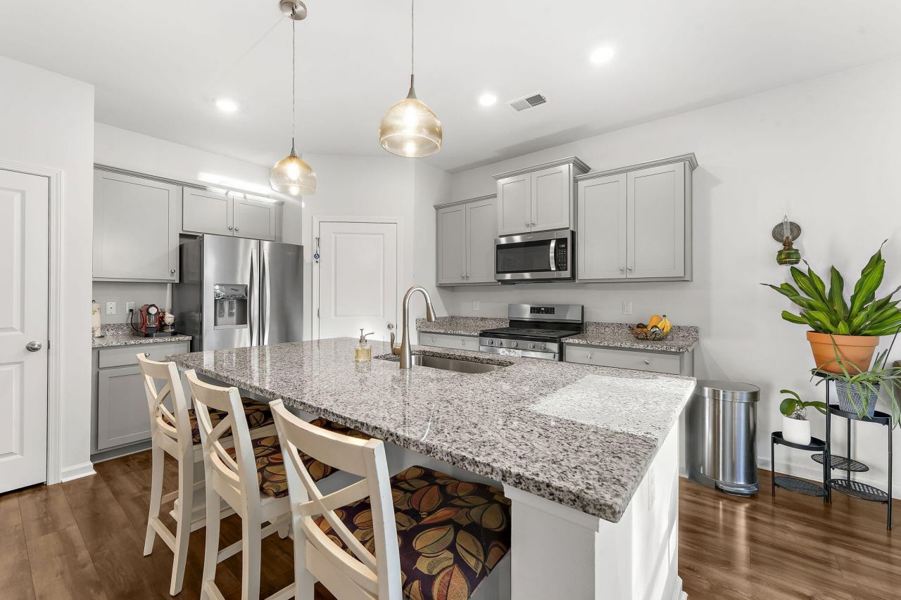 1035 Sago Palm Court Photo 11