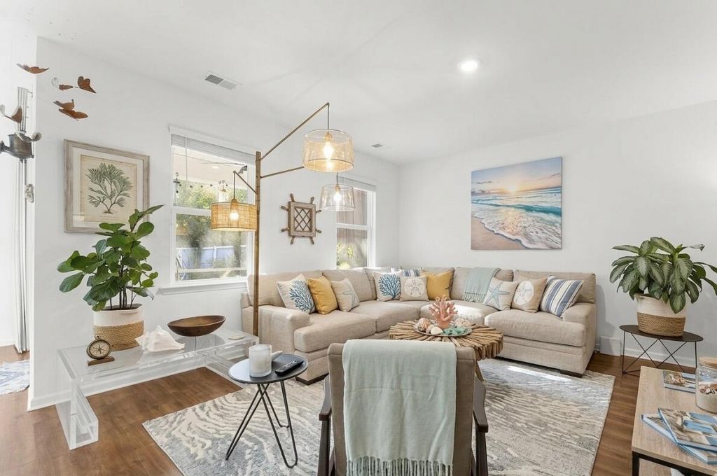 1035 Sago Palm Court Photo 12