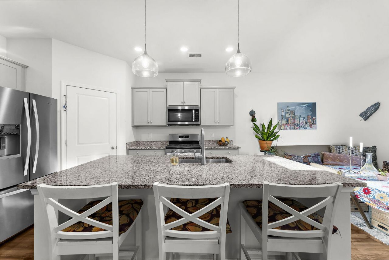 1035 Sago Palm Court Photo 6