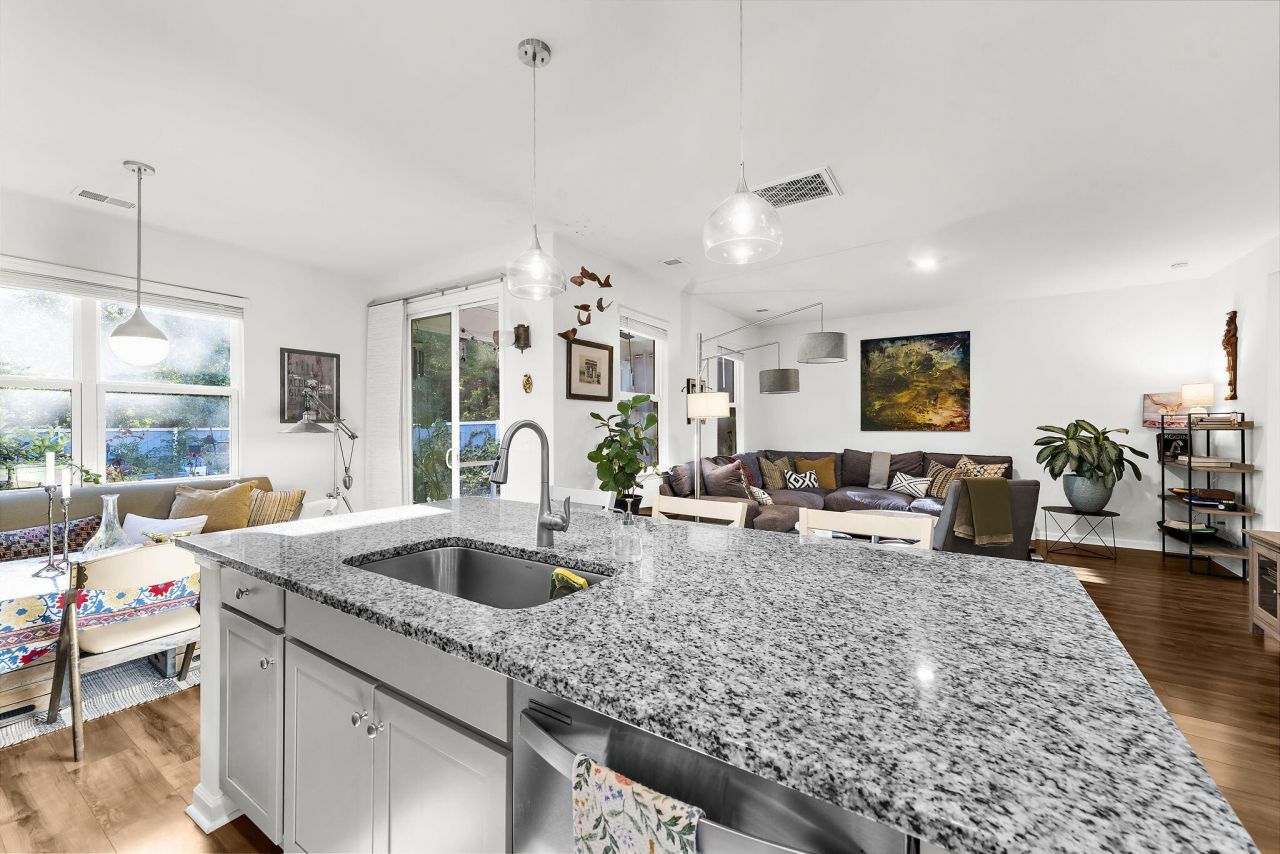 1035 Sago Palm Court Photo 8