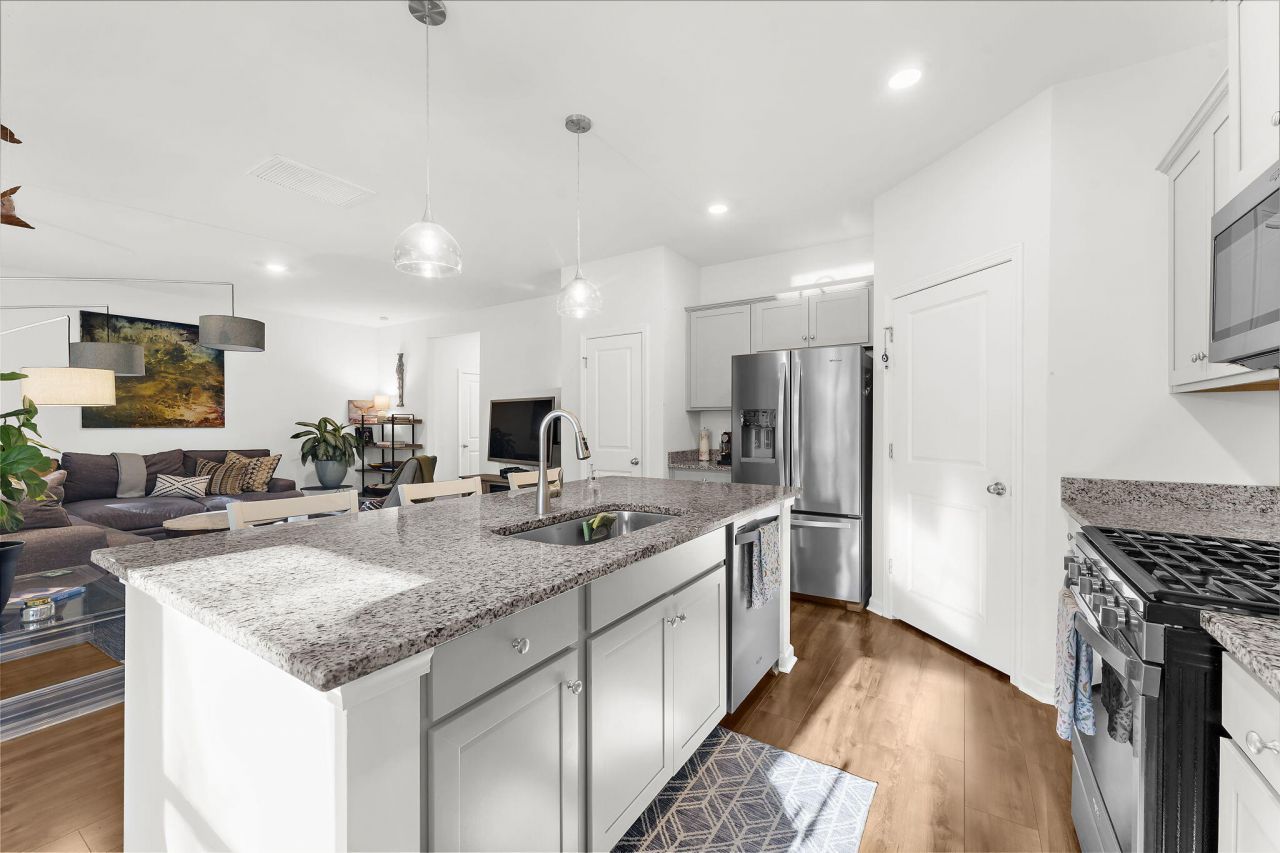 1035 Sago Palm Court Photo 9