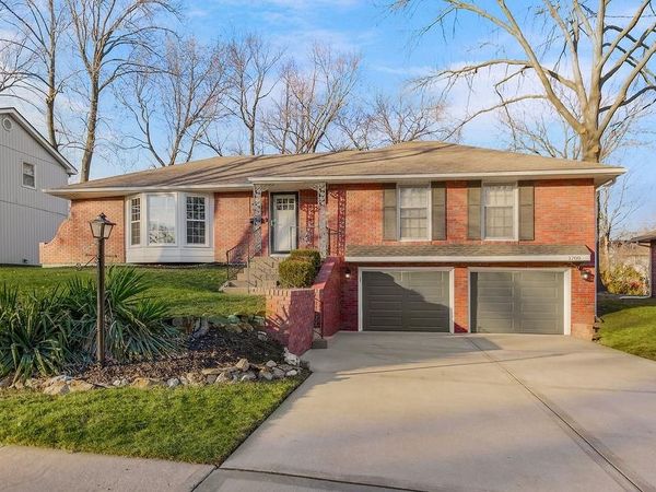 1700 NE 68TH Terrace, Gladstone, MO 64118