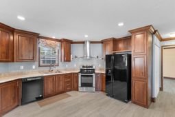 2265 Python Circle photo 4