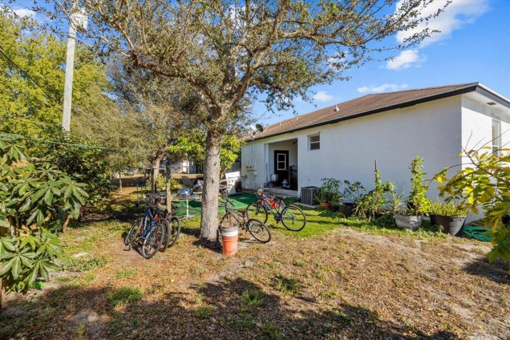 2593 SE Indian Street, Stuart, FL 34997 Photo
