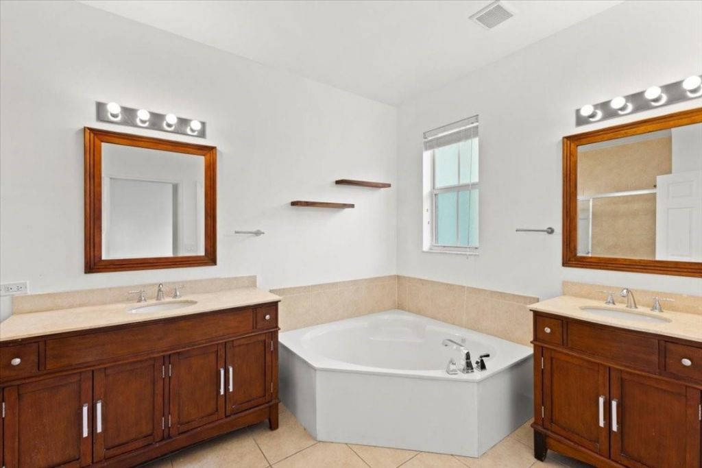 10821 NW 76th Lane, Unit 10821, Doral, FL 33178 Photo