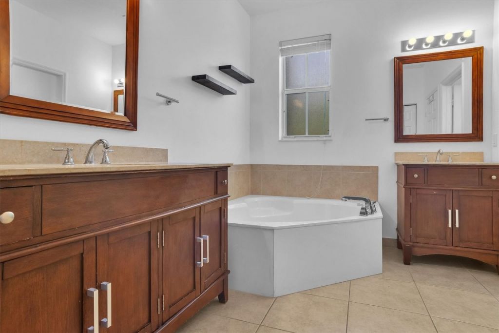 10821 NW 76th Lane, Unit 10821, Doral, FL 33178 Photo