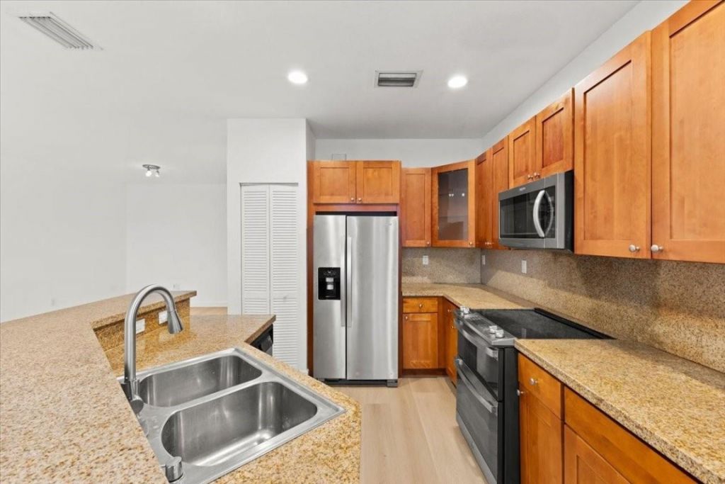 10821 NW 76th Lane, Unit 10821, Doral, FL 33178 Photo