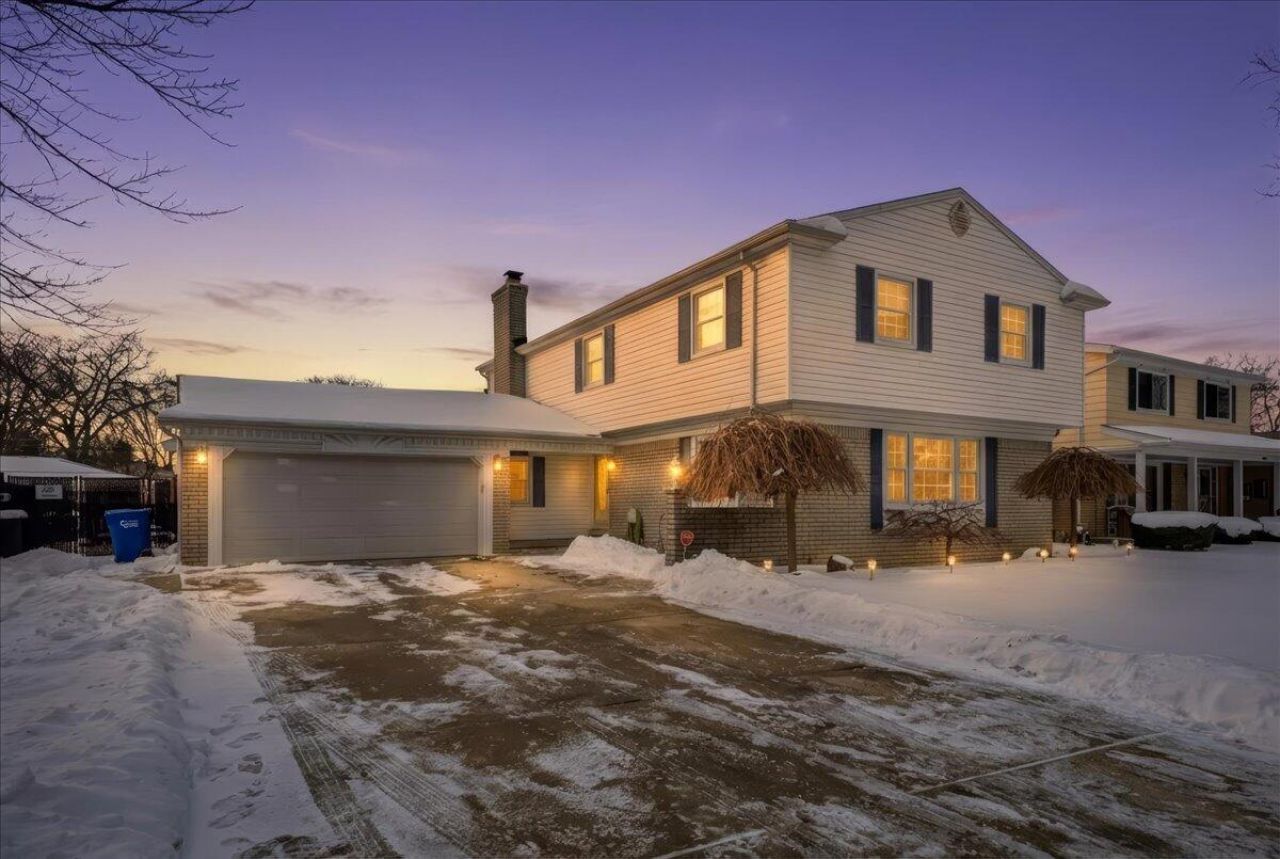 32523 Cambridge Drive, Warren, MI 48093 Main Photo