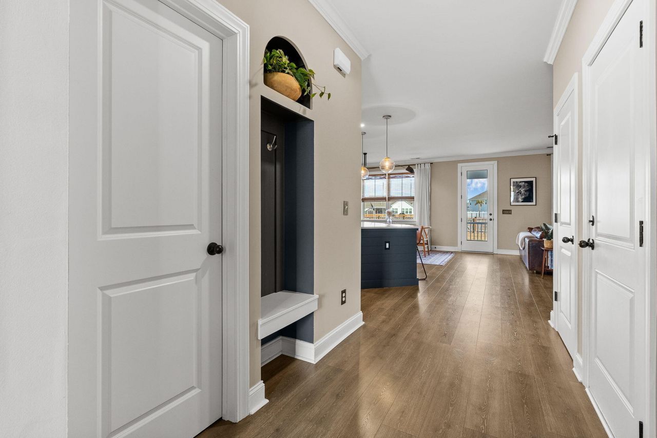 711 Yellow Leaf Lane Photo 11